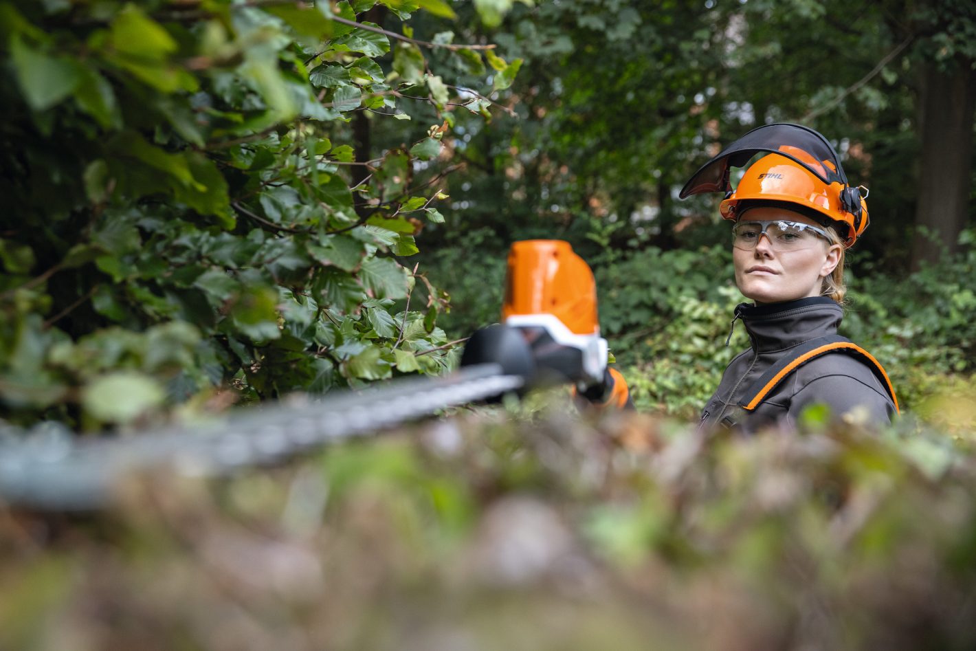 HLA 86 Cordless Long-reach Hedge Trimmer – AP System