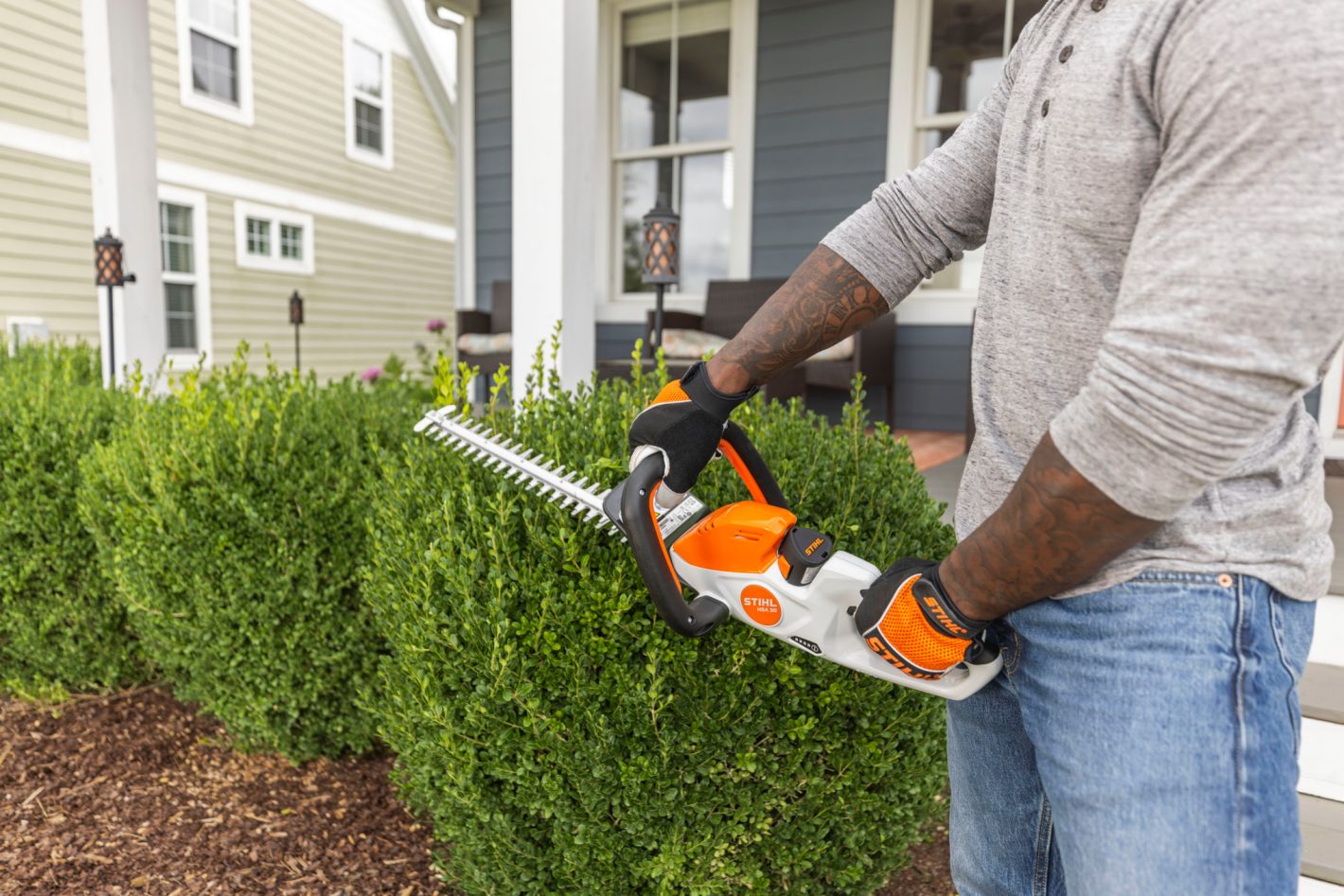 Stihl HSA 30, 10.8V Cordless , Battery Hedge Trimmer with Batter & Charger , 45 cm Blade