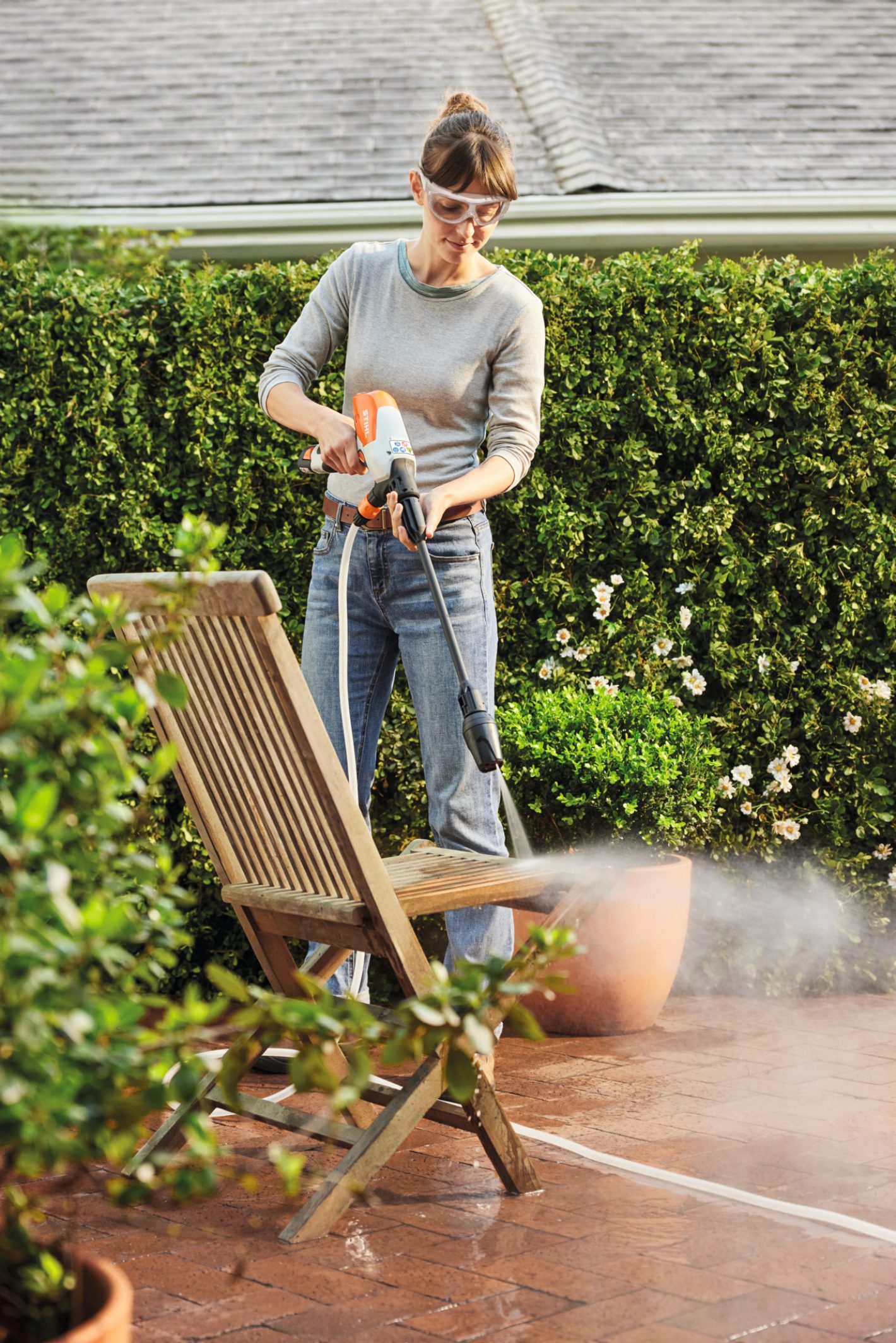RCA 20 Battery pressure washer