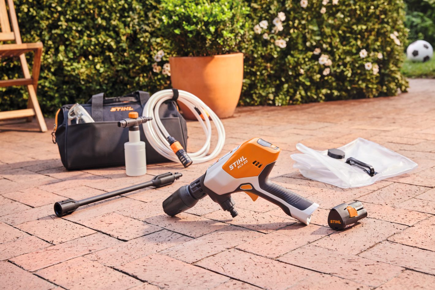 RCA 20 Battery pressure washer
