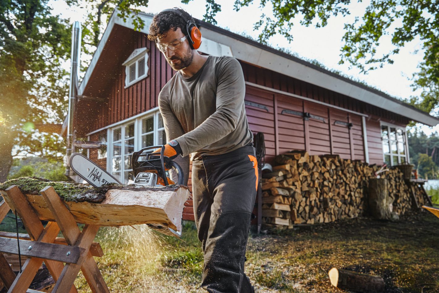 Stihl MS 162, 2-Stroke , 30.1-cc Petrol Chainsaw with 16 inch Guide Bar