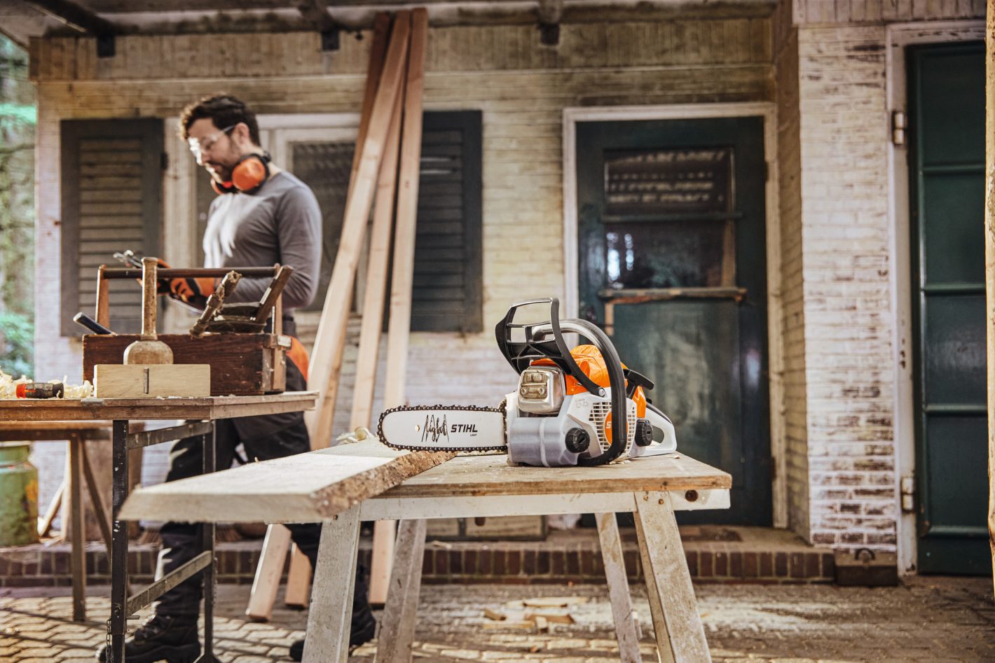 Stihl MS 182, 35.8-cc Petrol Chainsaw with 18 inch Guide Bar